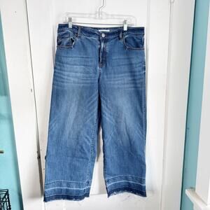 LOFT Ann Taylor Wide Leg Cropped Released Raw Hem Jeans Size 31 / 12 Stretch